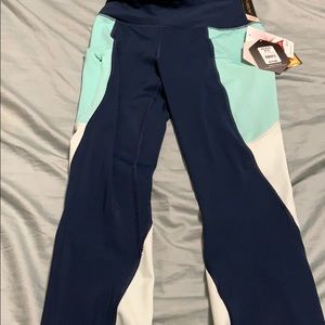 AviaCapri workout leggings with pockets